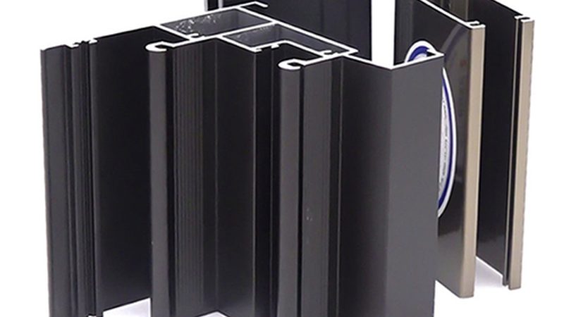 铝合金门窗加盟费用：全面解析关键因素与预算策略